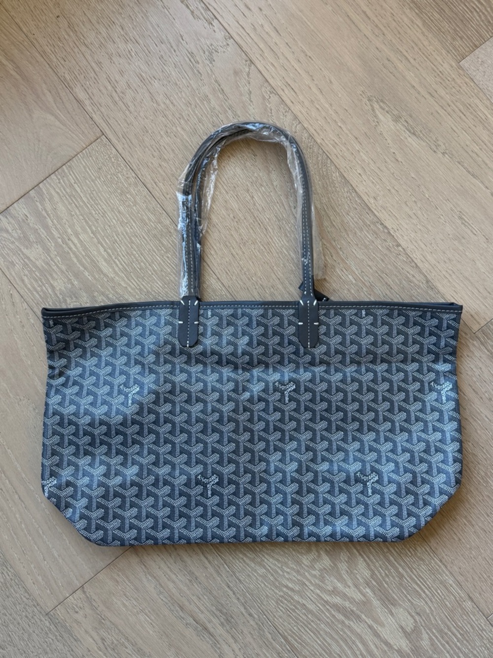 Medium Gray Goyard Tote - Picture 3 of 5